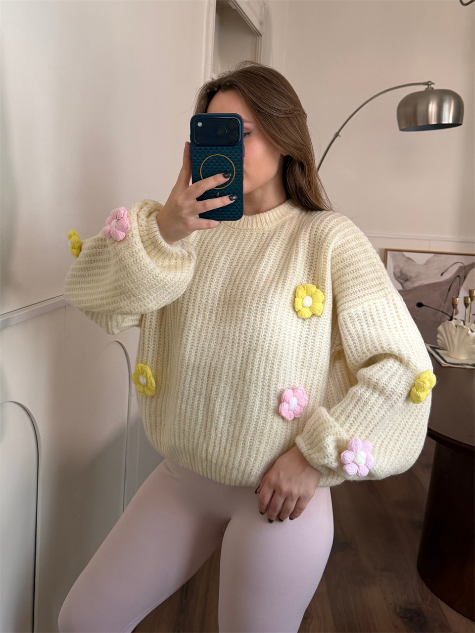 Çiçekli Ekru Triko Kazak