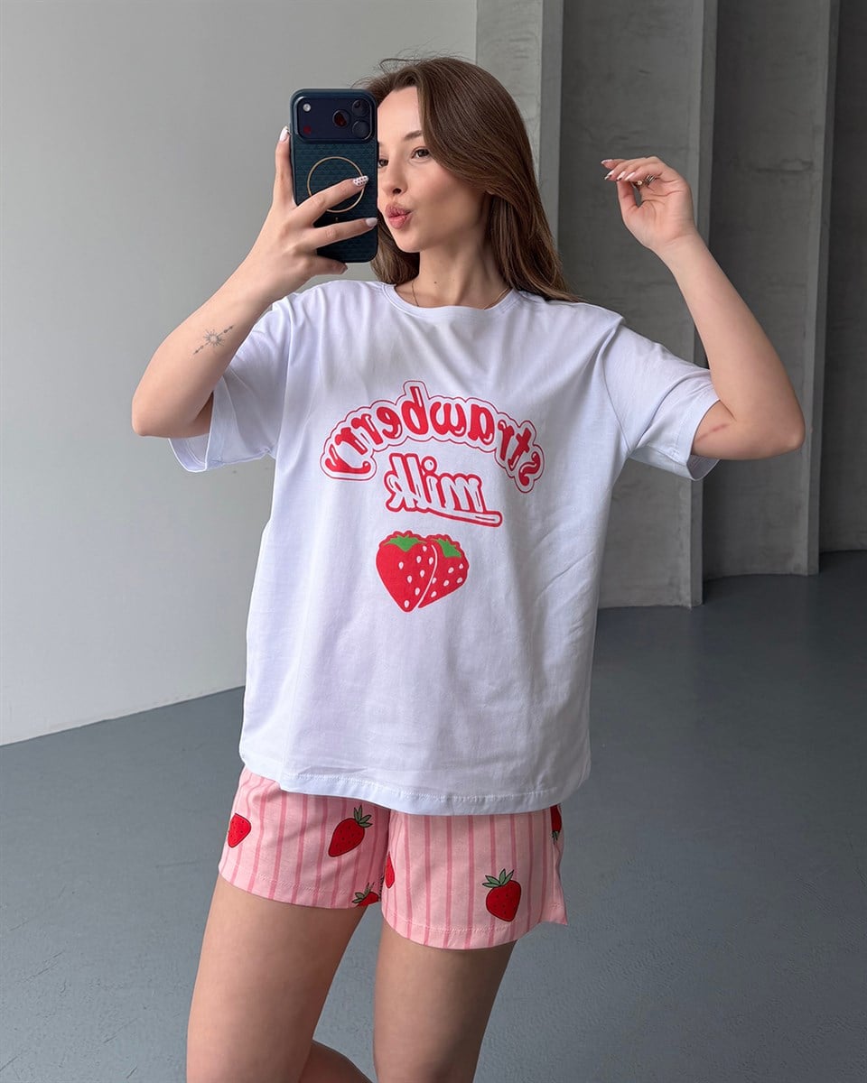 Çilekli Şortlu Pijama Takımı