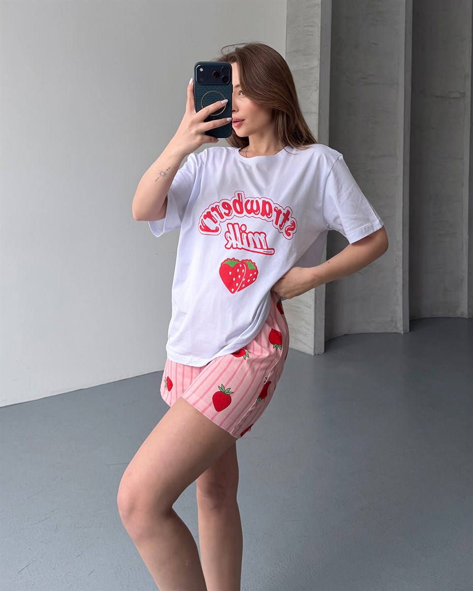 Çilekli Şortlu Pijama Takımı