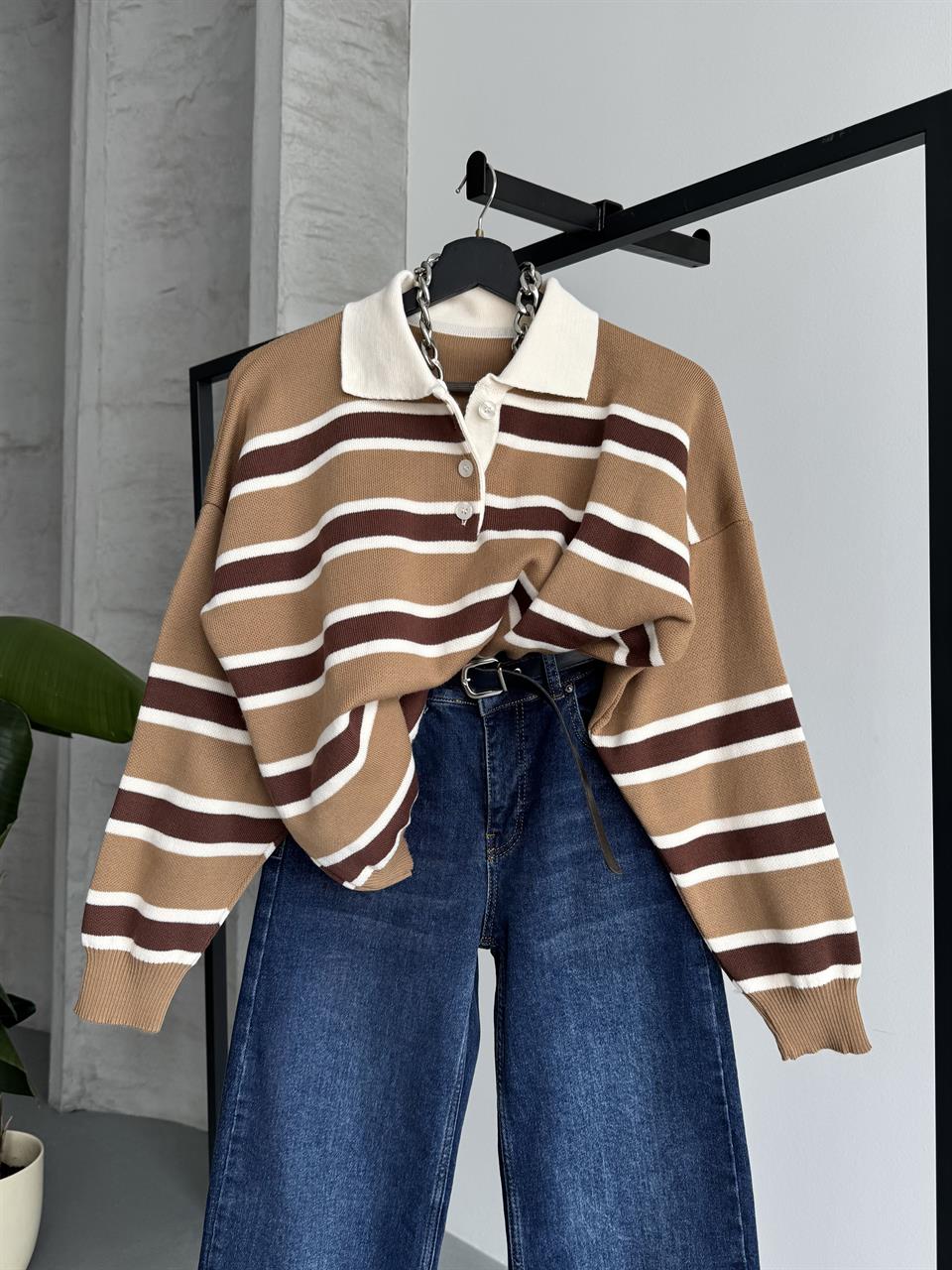 Çizgili Polo Yaka Oversize Kahverengi Triko Kazak