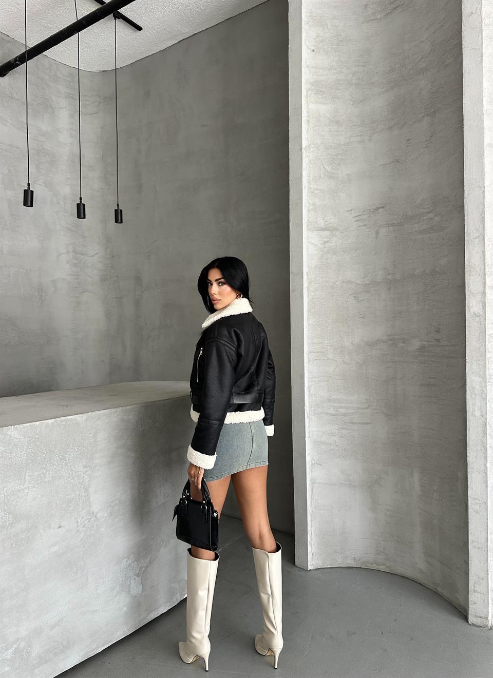 Crop Peluş Yaka Siyah Deri Ceket