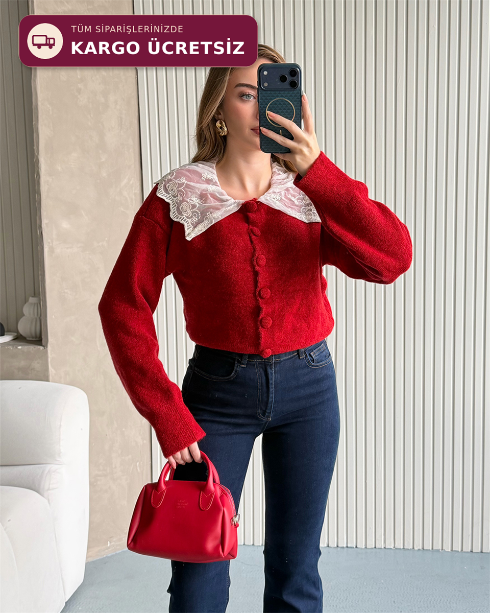 Dantel Yakalı Düğmeli Kırmızı Triko Hırka
