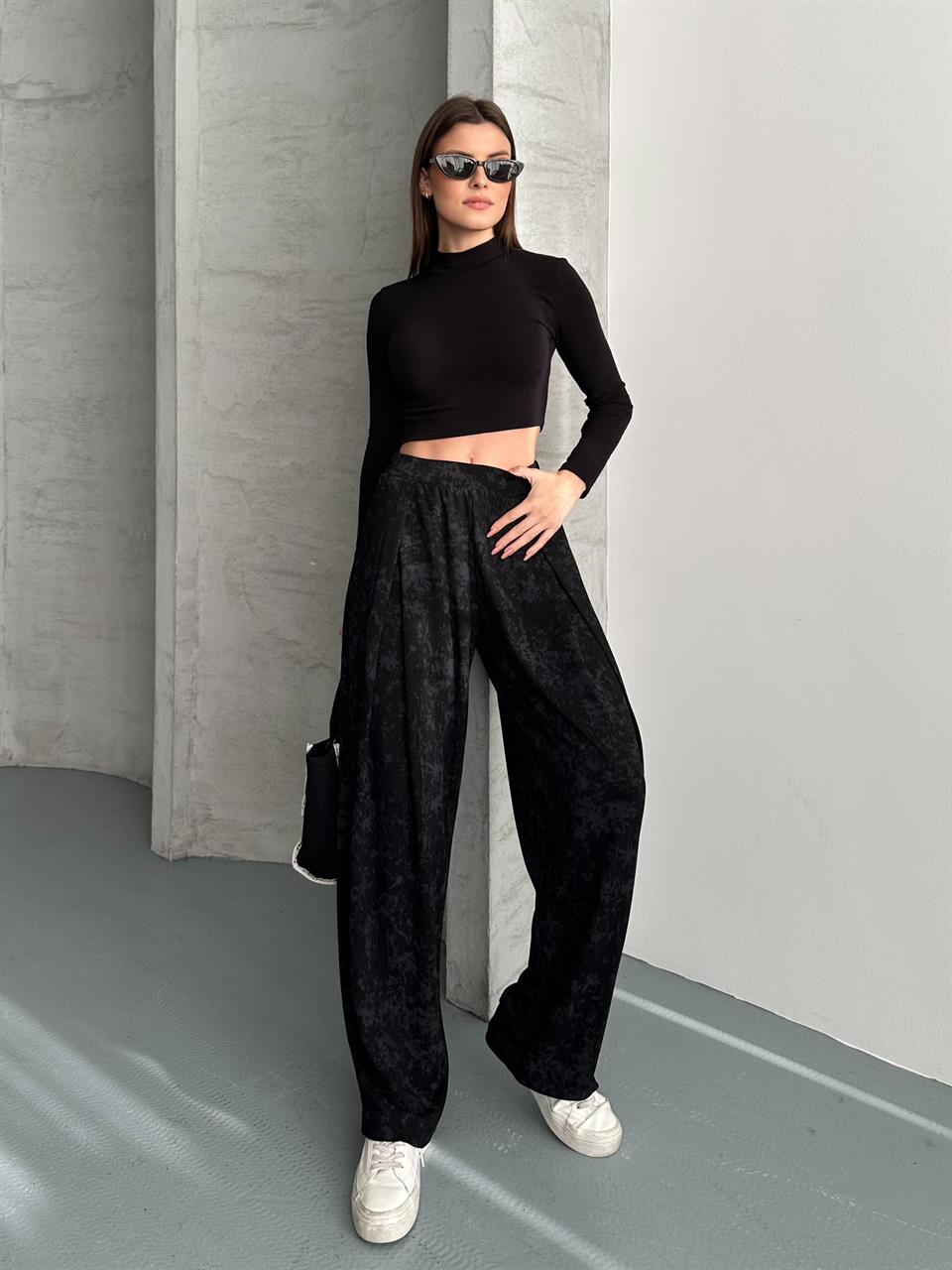 Dökümlü Geniş Siyah Şalvar Pantolon