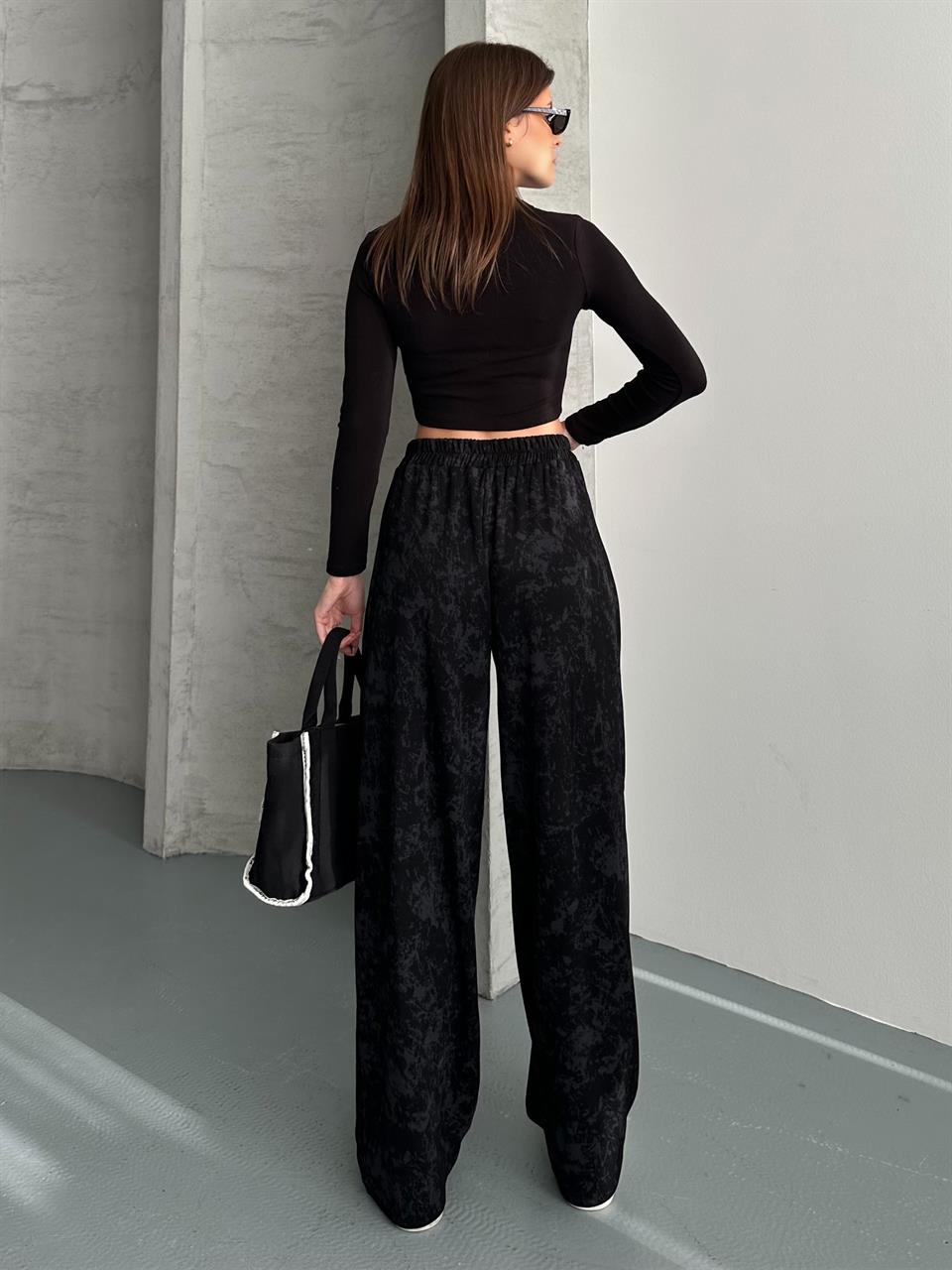 Dökümlü Geniş Siyah Şalvar Pantolon