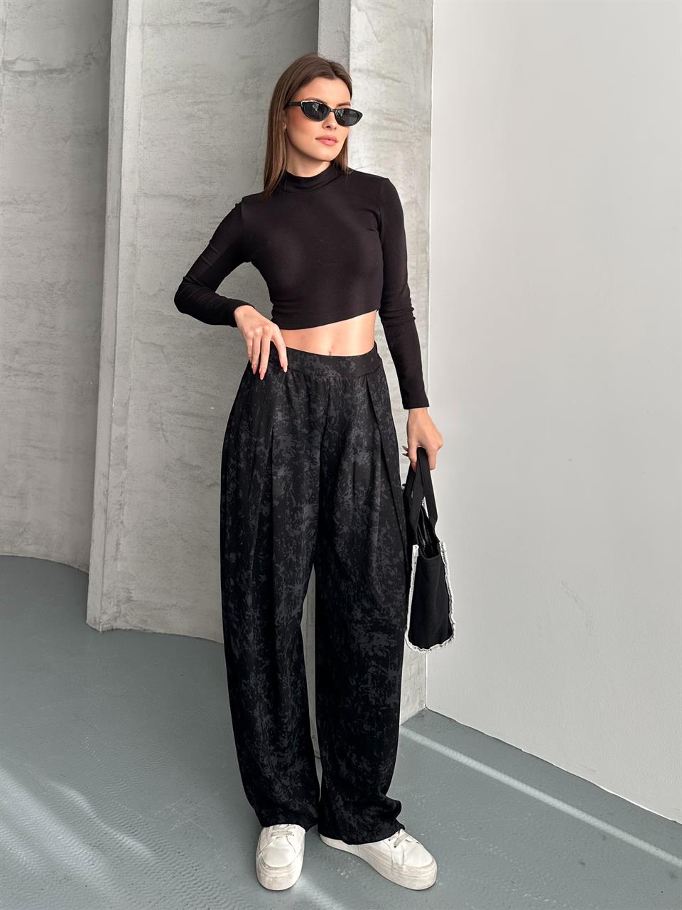 Dökümlü Geniş Siyah Şalvar Pantolon