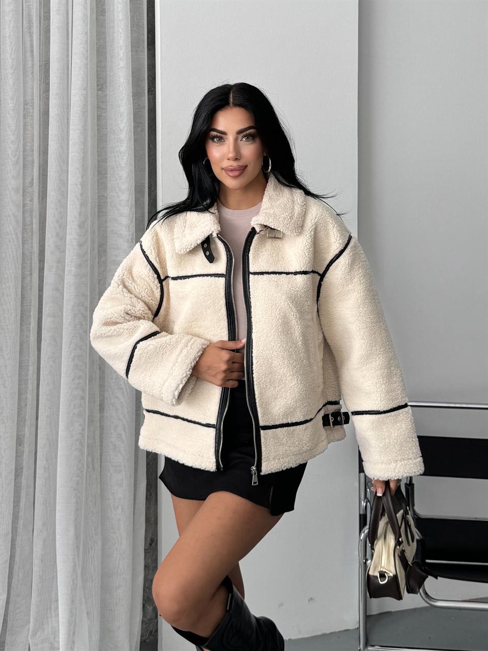 Dolly Siyah Şeritli Ekru Peluş Ceket