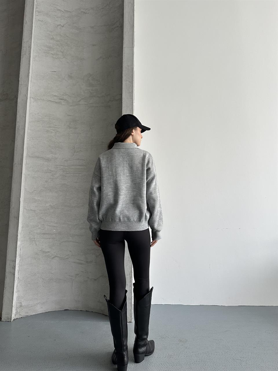 Düğme Detaylı Polo Yaka Gri Triko Kazak