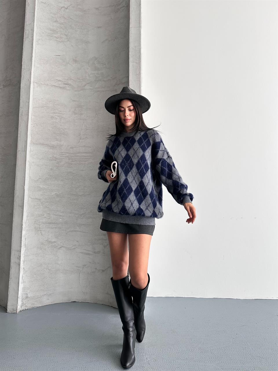 Ekose Baklava Desenli Mavi Triko Kazak