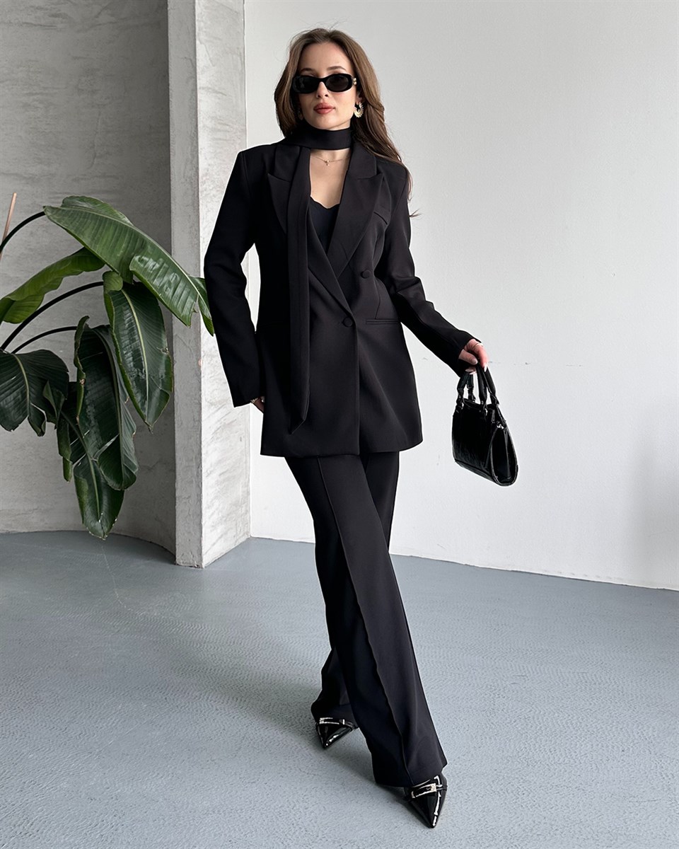 Fularlı Siyah Blazer Pantolon Takım