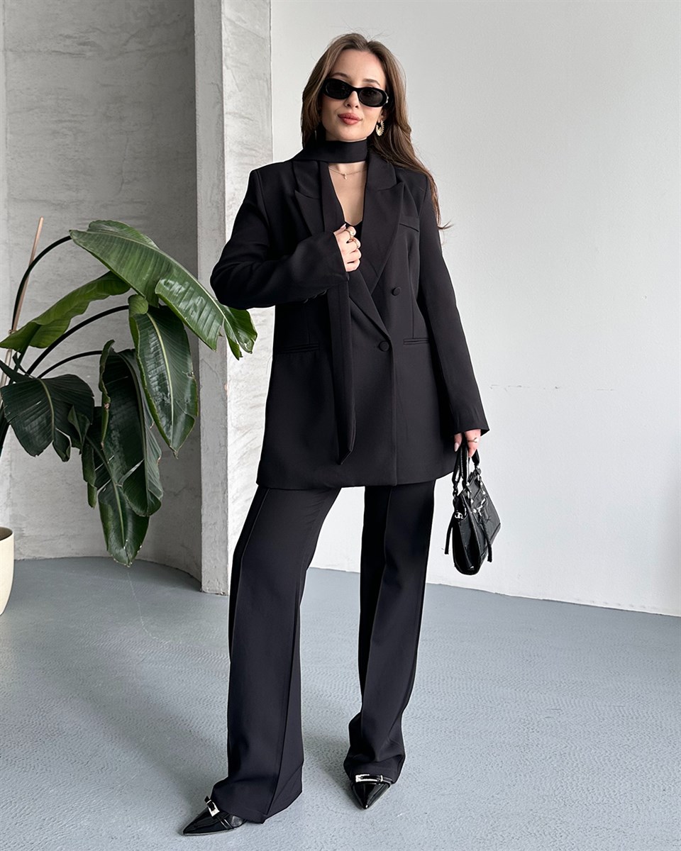 Fularlı Siyah Blazer Pantolon Takım