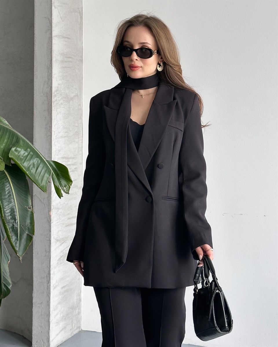 Fularlı Siyah Blazer Pantolon Takım