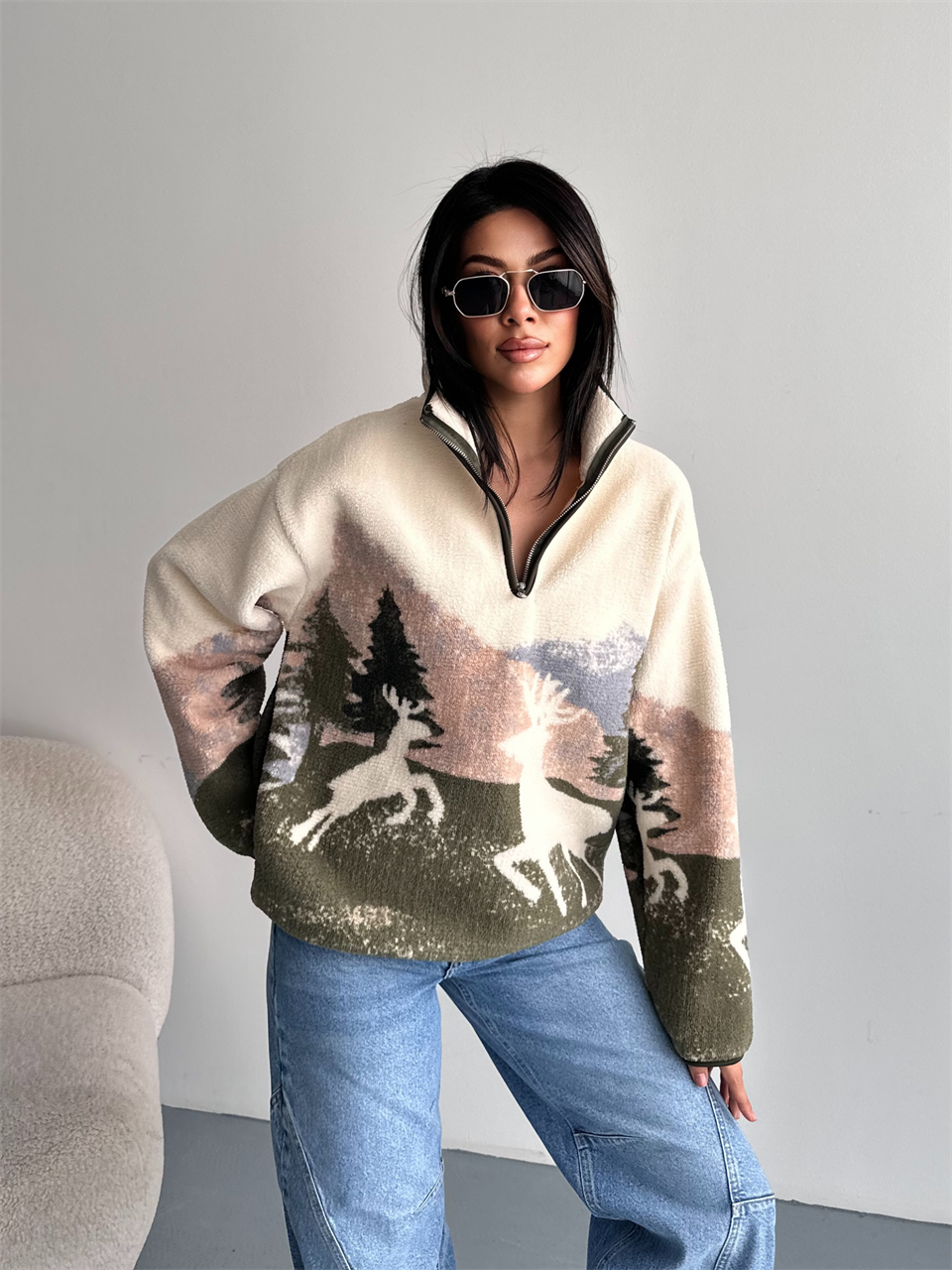 Geyik Desenli Yarım Fermuarlı Polar Sweatshirt