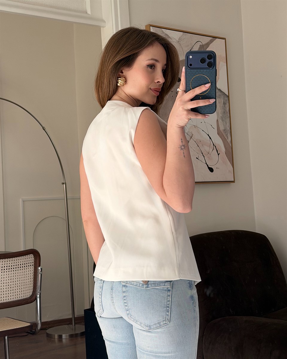 Gold Düğmeli Beyaz Blazer Yelek