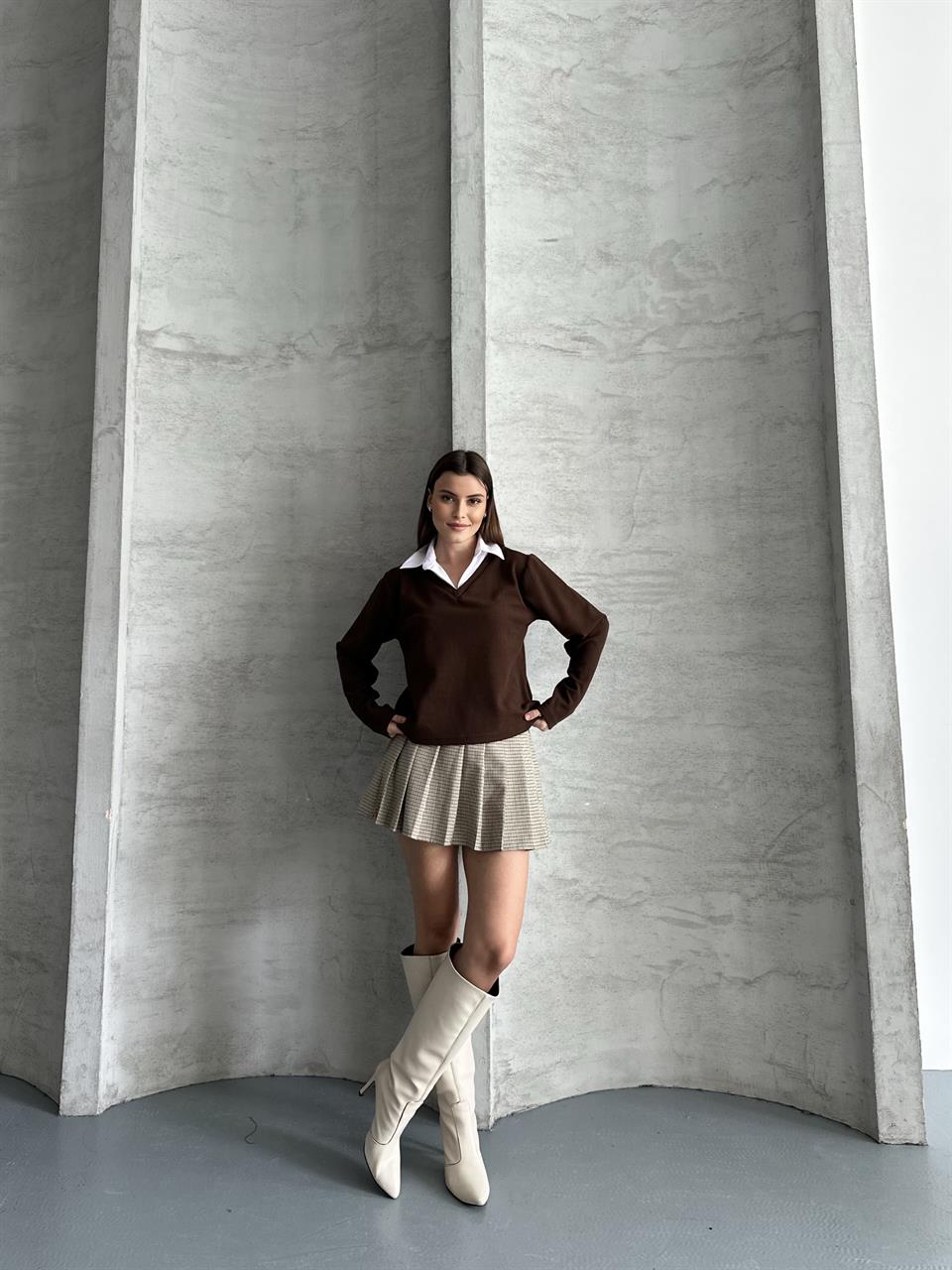 Gömlek Yakalı V Yaka Kahverengi Triko Kazak