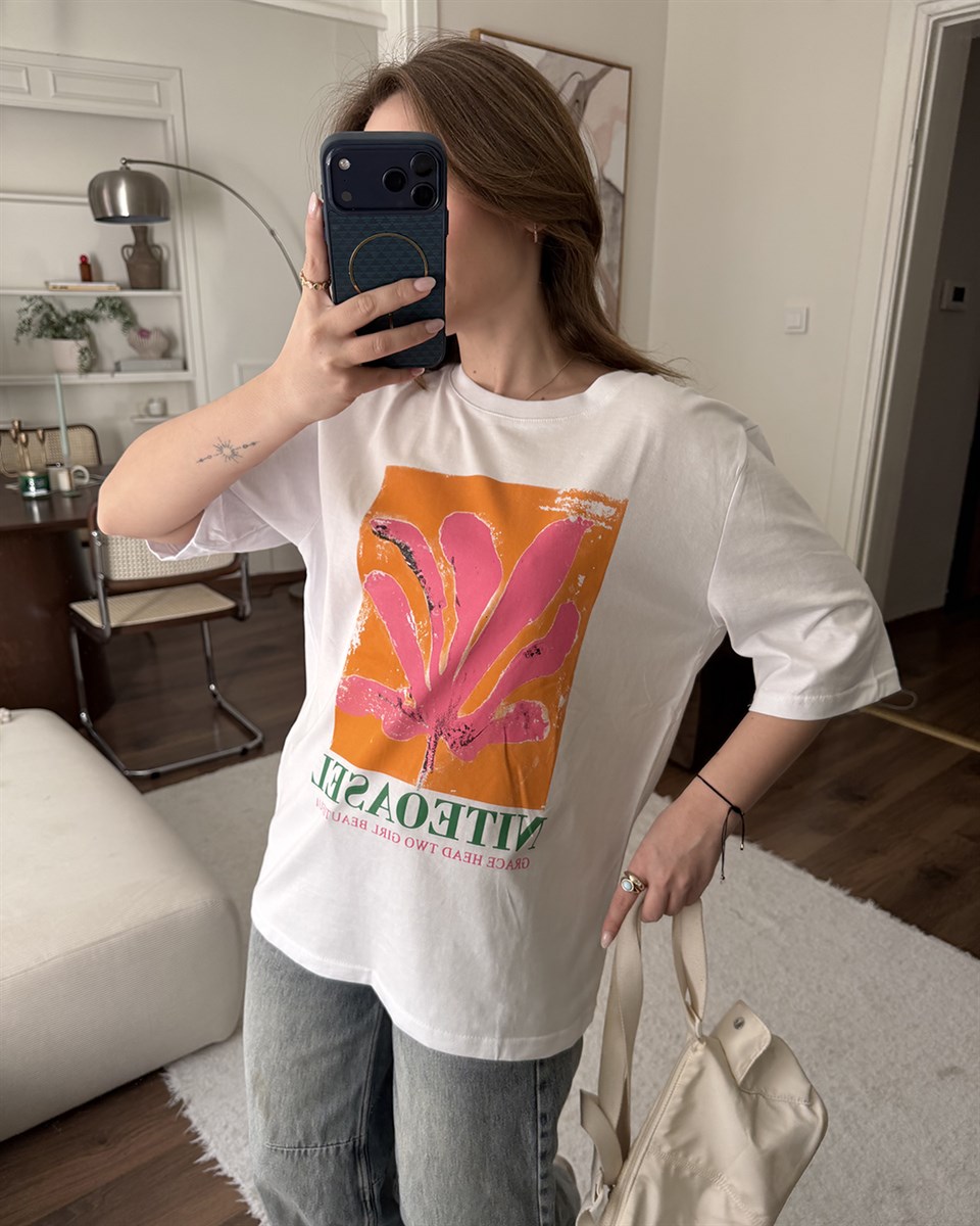 Grafik Baskılı Oversize Beyaz Tişört