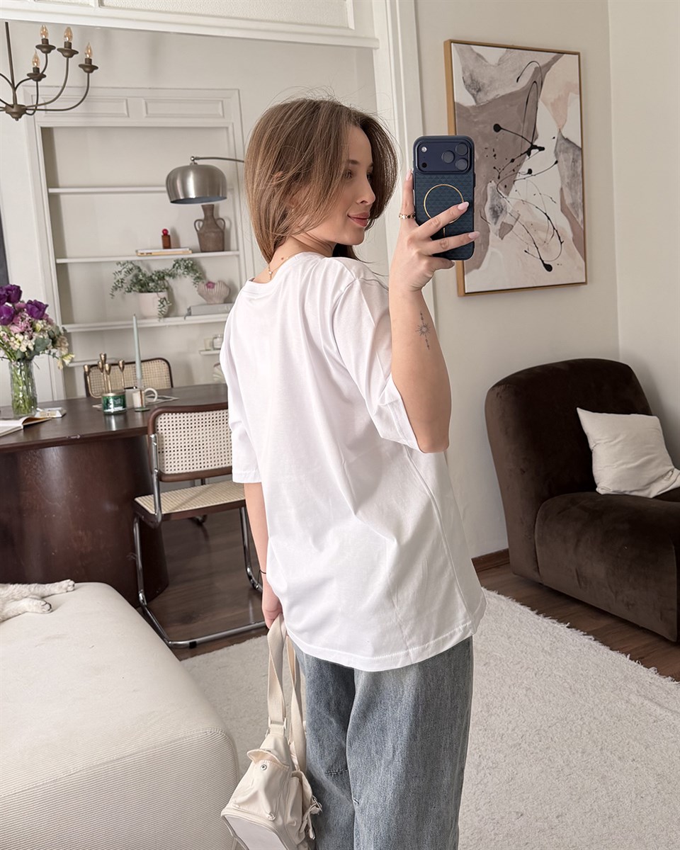 Grafik Baskılı Oversize Beyaz Tişört