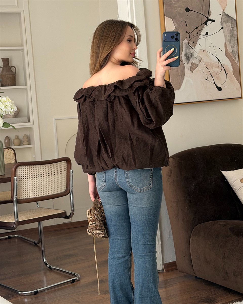 Gül Detaylı Kayık Yaka Kahverengi Bohem Bluz