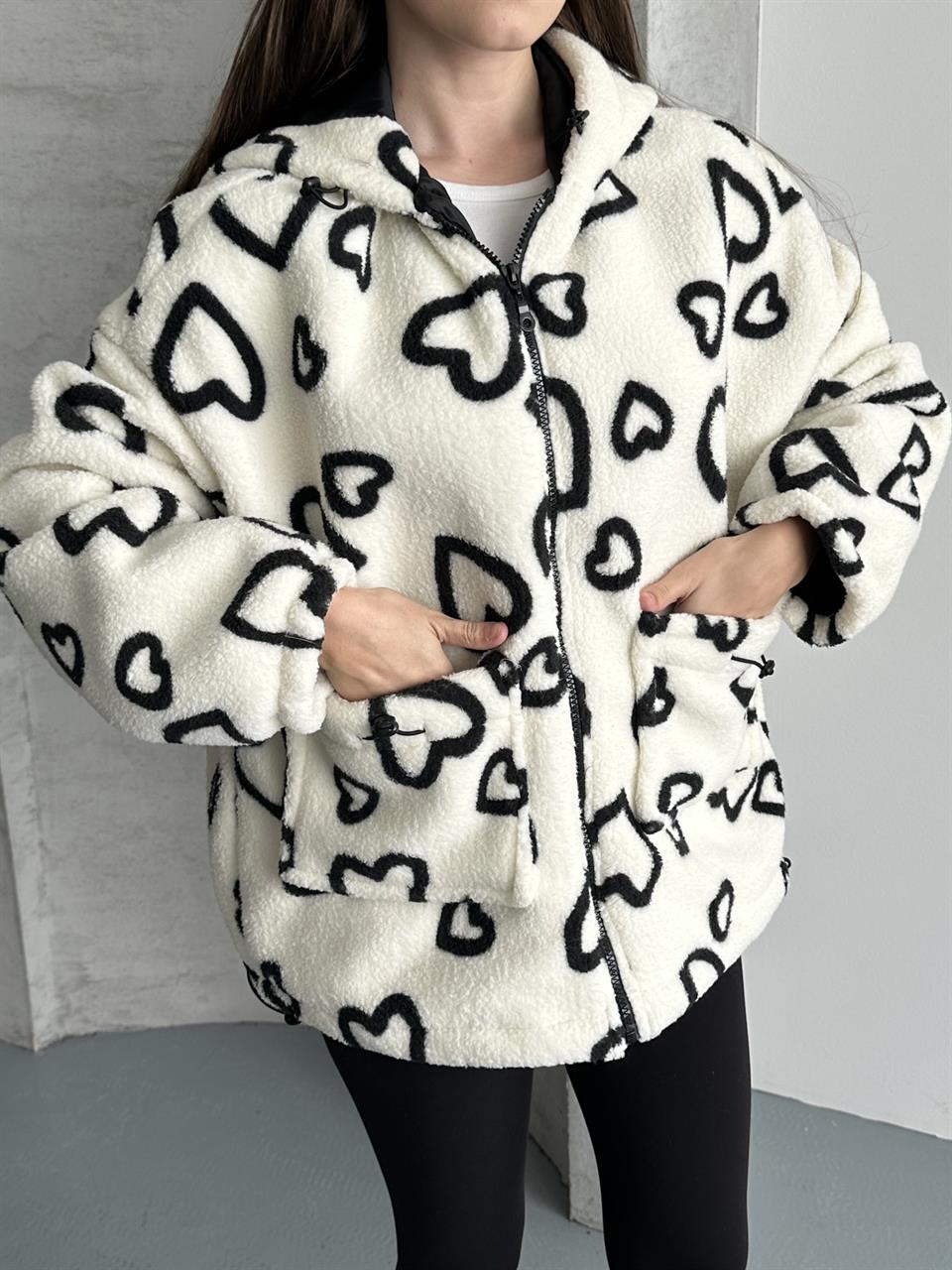 Heart Oversize Kapüşonlu Beyaz Peluş Mont