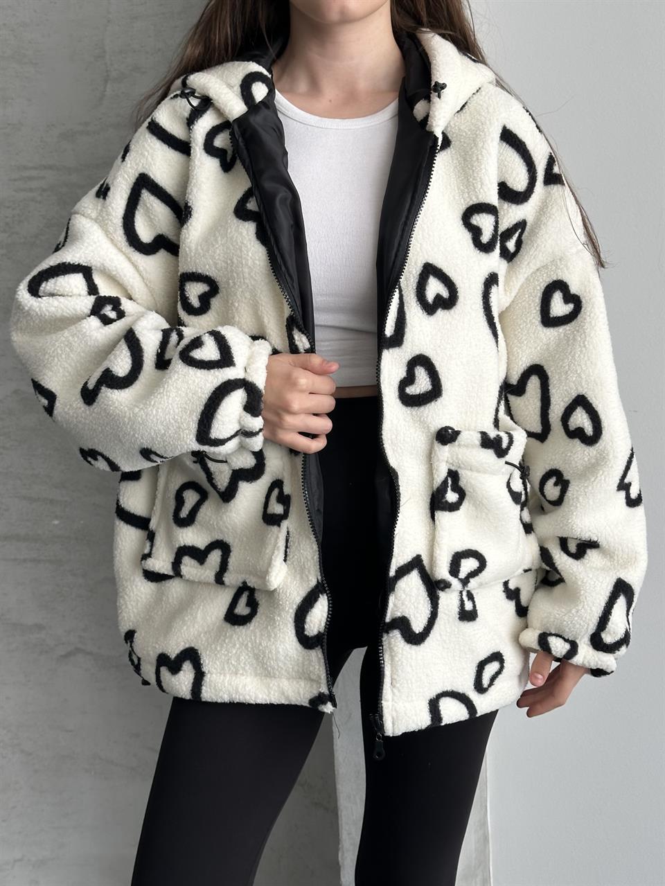 Heart Oversize Kapüşonlu Beyaz Peluş Mont