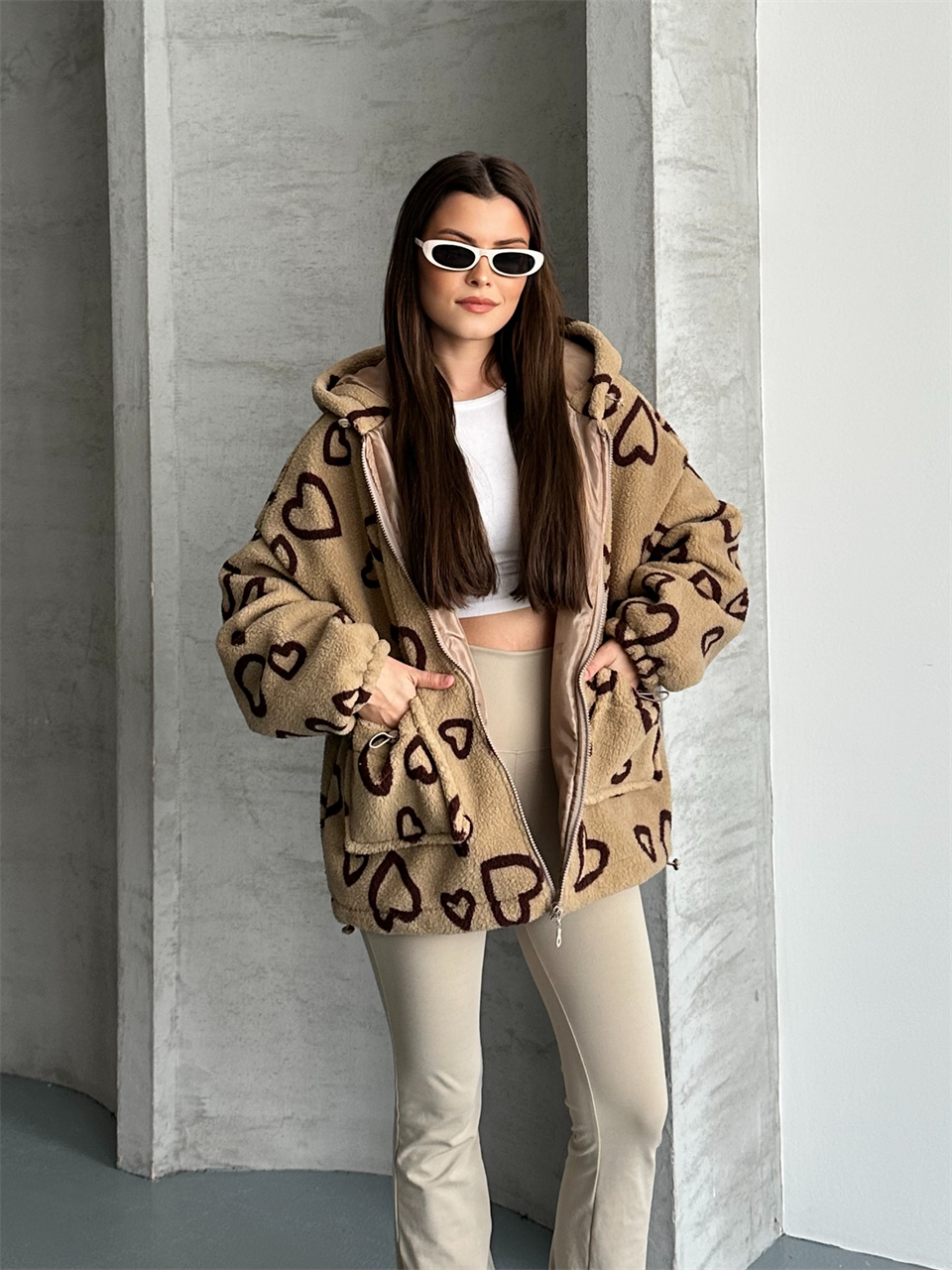 Heart Oversize Kapüşonlu Kahverengi Peluş Mont