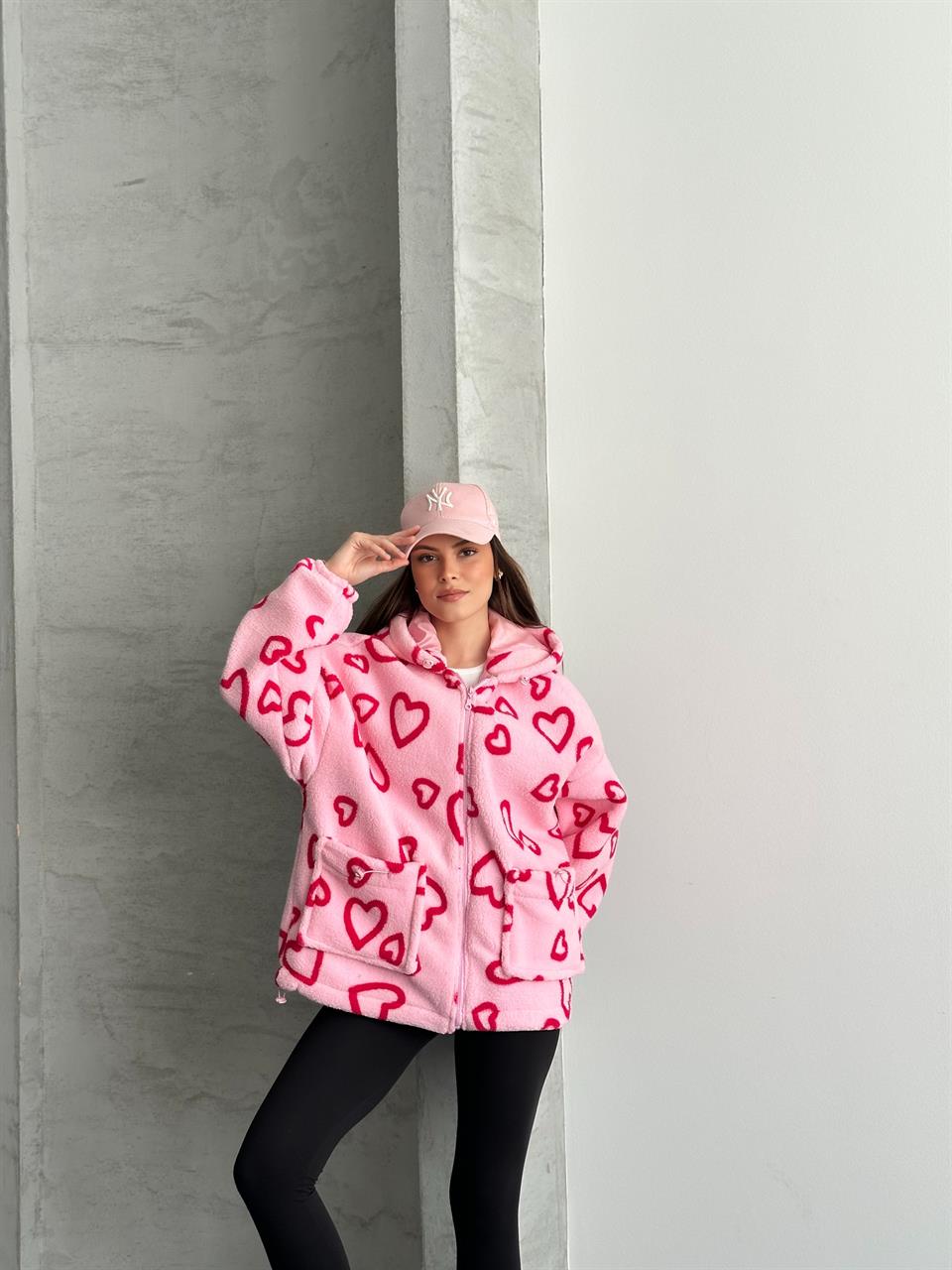 Heart Oversize Kapüşonlu Pembe Peluş Mont