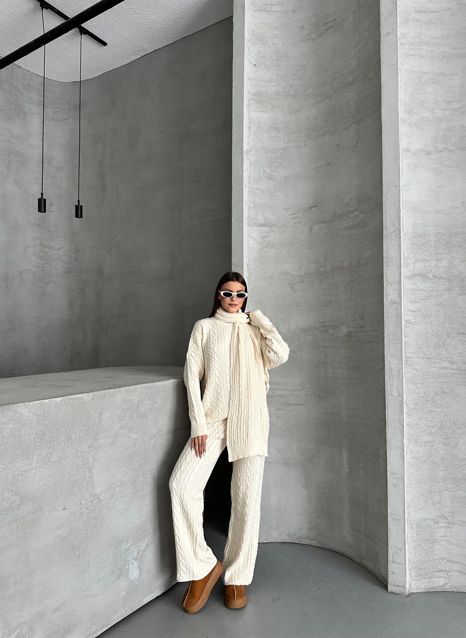 Kablo Örgü Ekru Triko Takım (Üçlü Set: Kazak, Pantolon, Atkı)