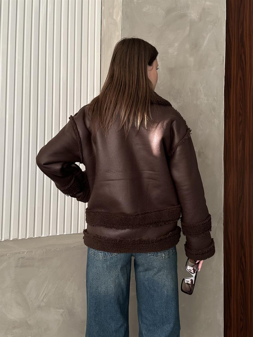 Kahverengi Peluş Deri Kahverengi Mont