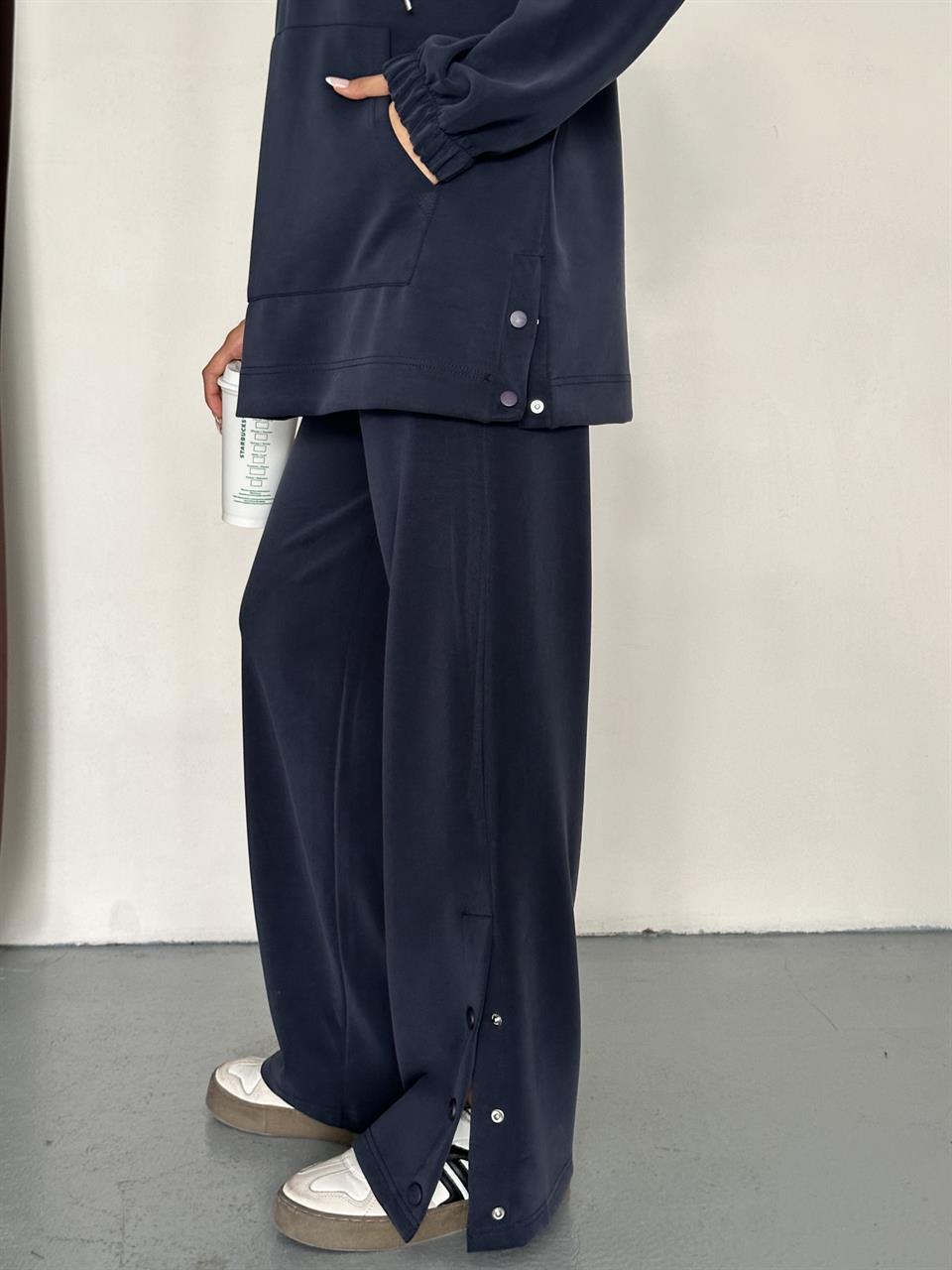 Kapüşonlu Lacivert Çıtçıt Detaylı Eşofman Takımı