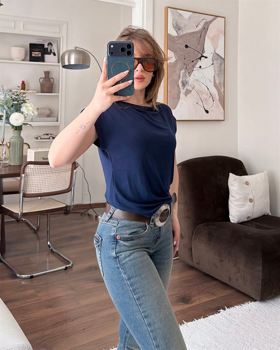 Kayık Yaka Lacivert Bluz