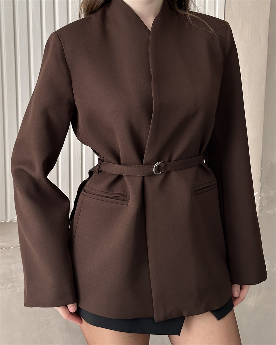 Yakasız Kemerli Kahverengi Blazer Ceket
