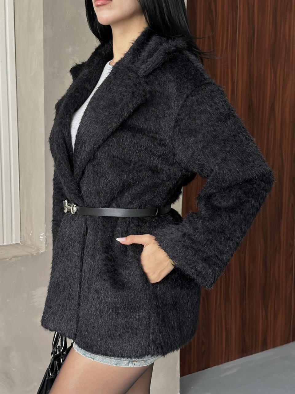 Kemerli Siyah Tüylü Peluş Kaban