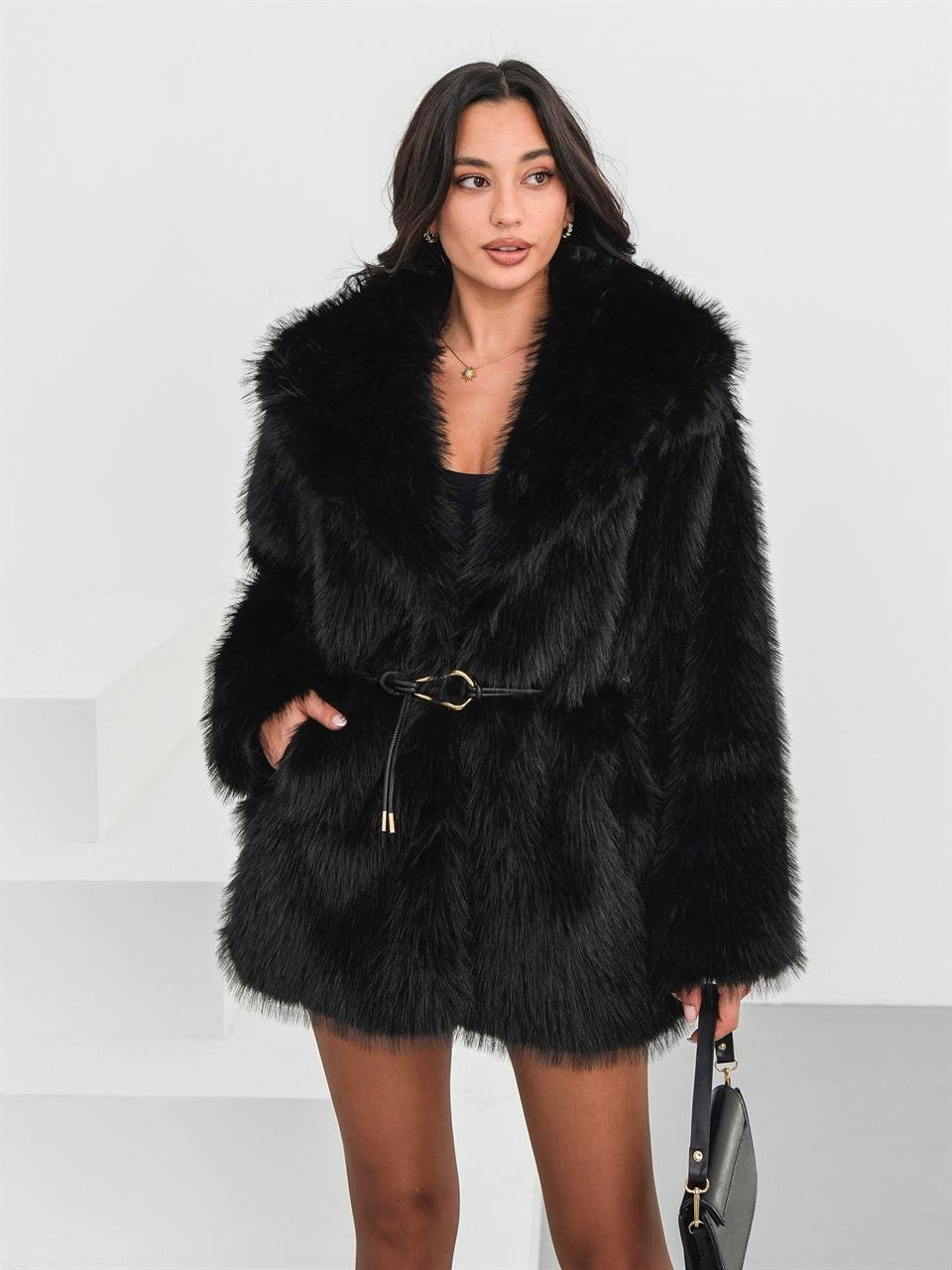 Kemerli Uzun Siyah Kürk Kaban