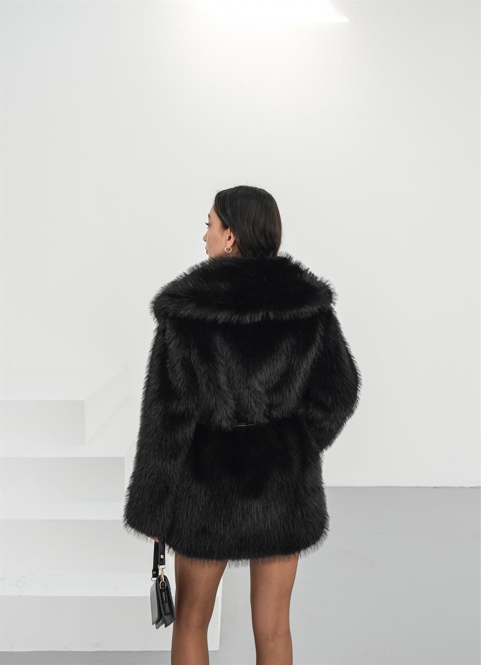 Kemerli Uzun Siyah Kürk Kaban