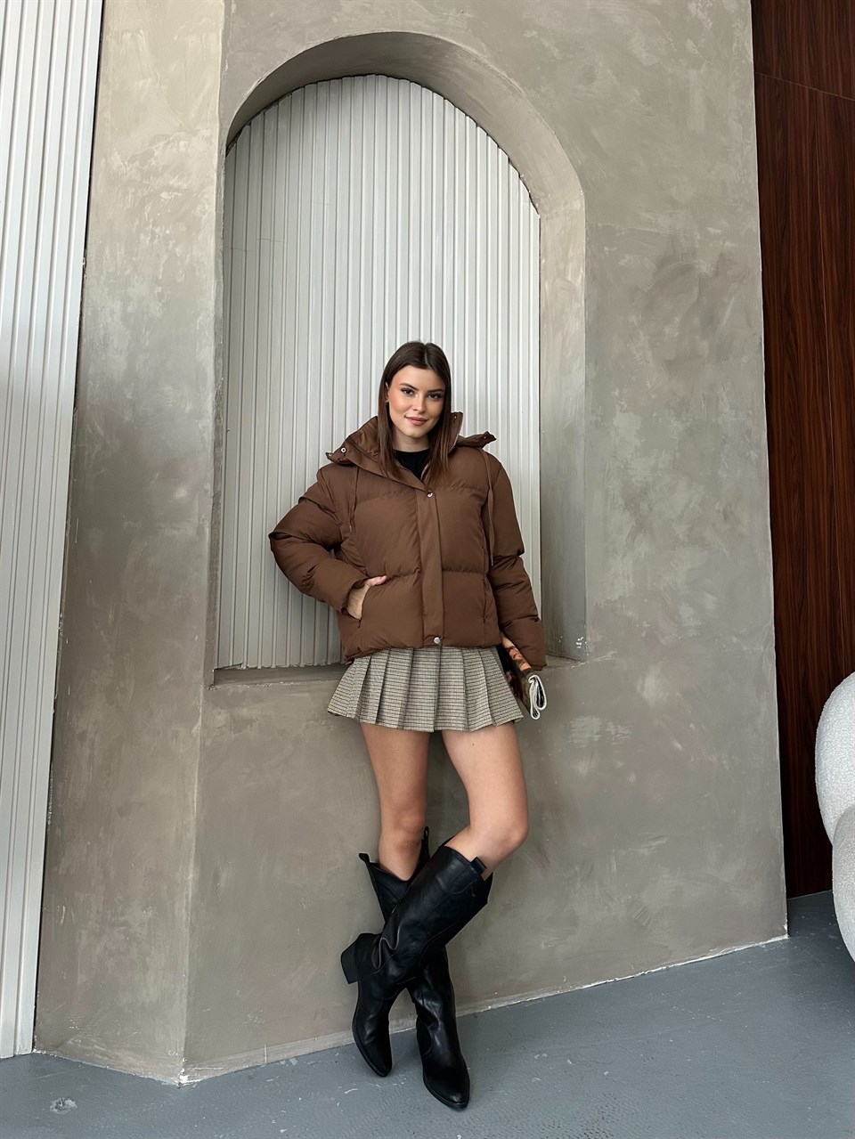 Kevin Kapüşonlu Kahverengi Şişme Mont