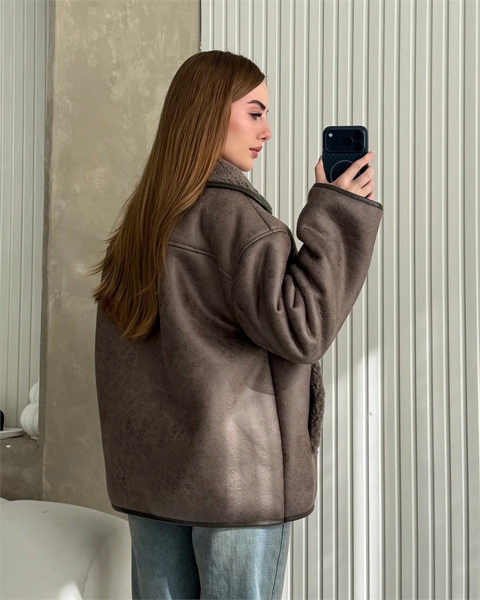 Kora Peluş Detaylı Vizon Ceket