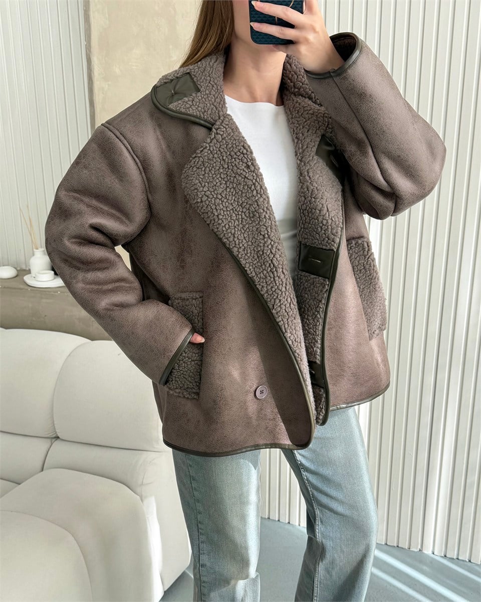 Kora Peluş Detaylı Vizon Ceket
