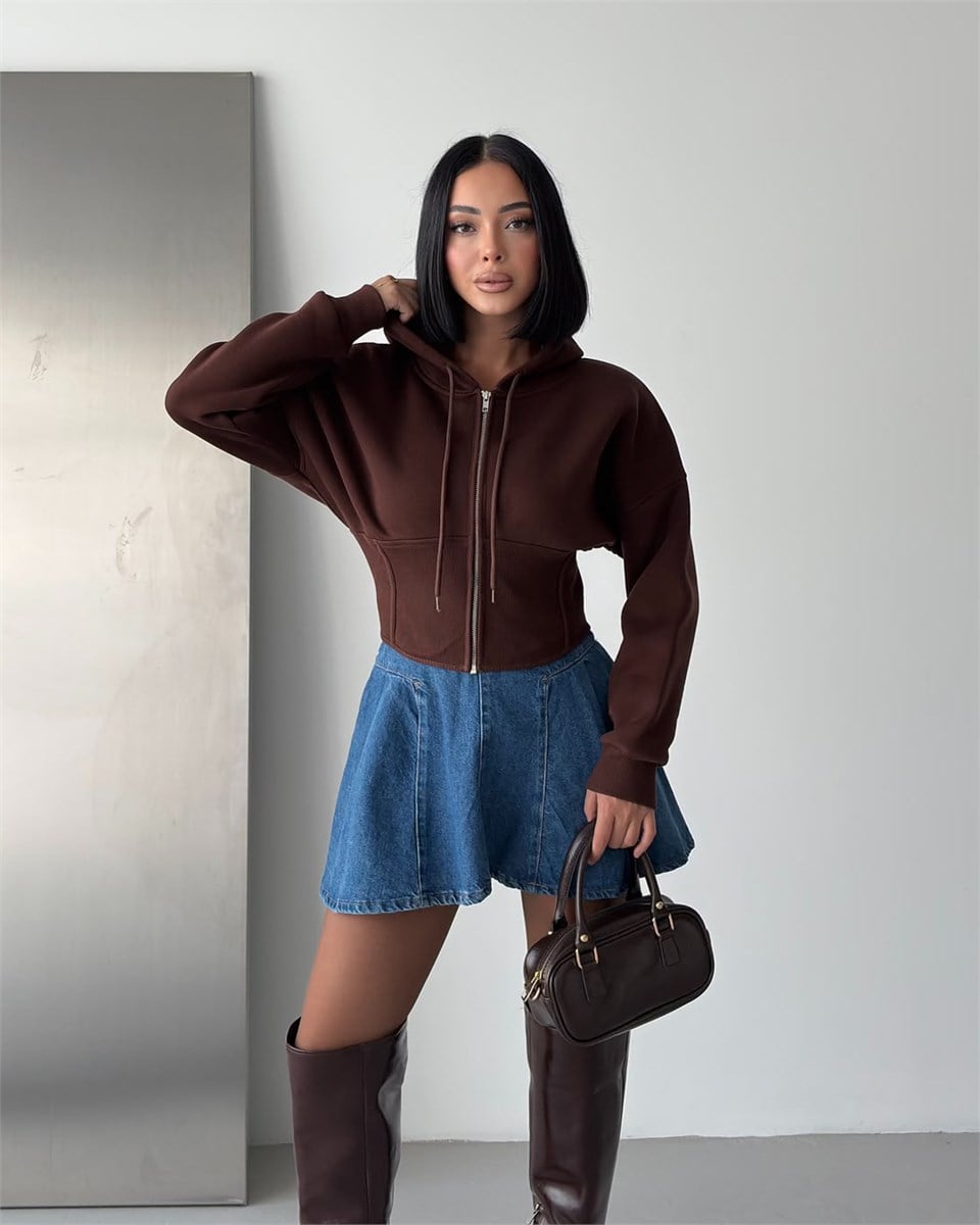 Korse Bel Detaylı Fermuarlı Crop Kapüşonlu Kahverengi Sweatshirt