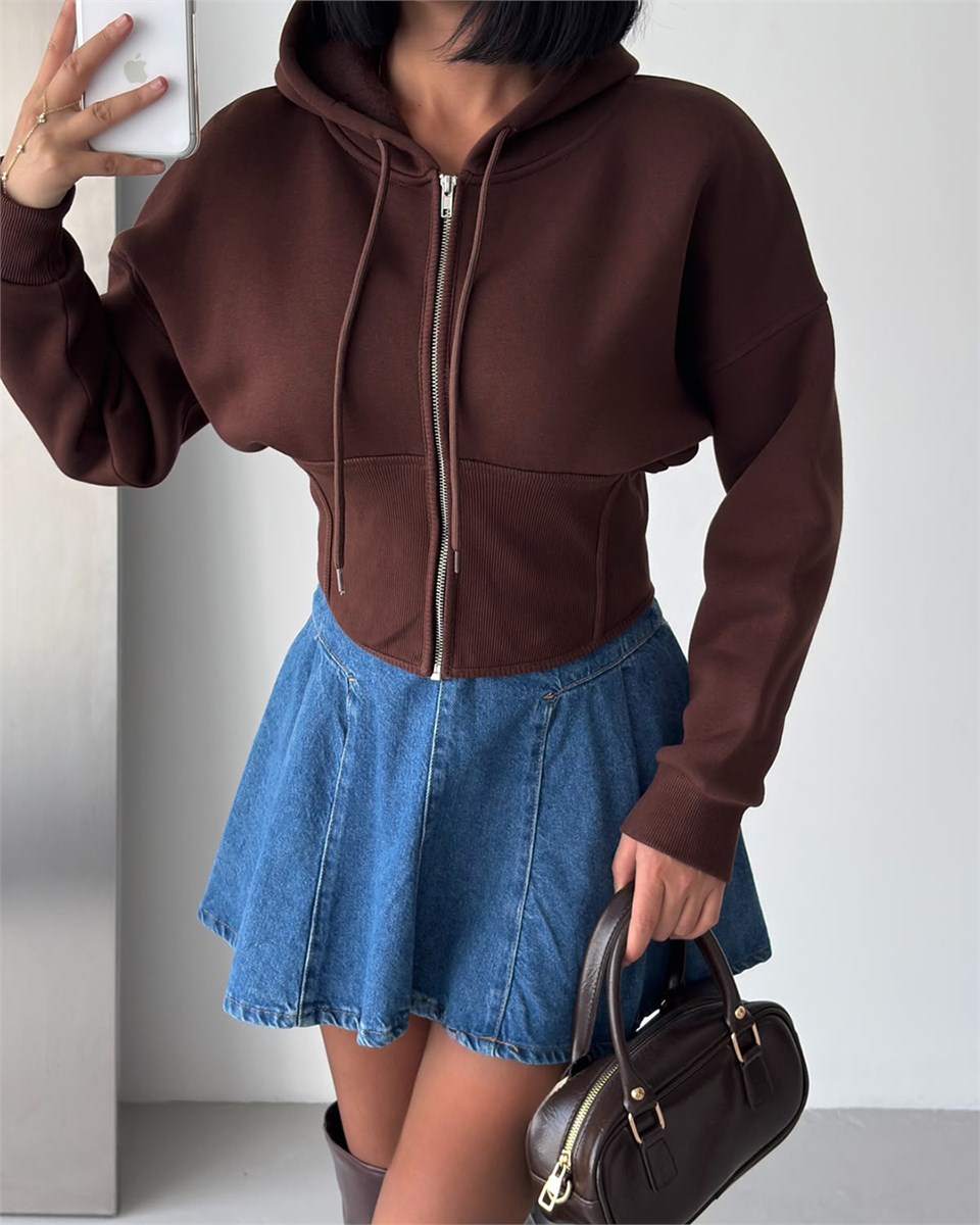 Korse Bel Detaylı Fermuarlı Crop Kapüşonlu Kahverengi Sweatshirt