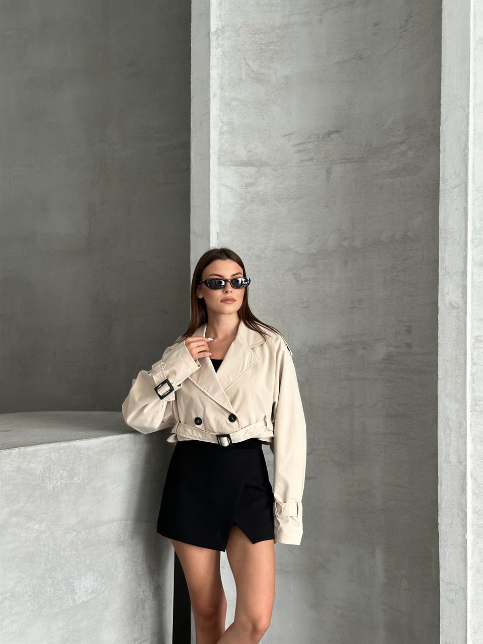 Kruvaze Kesim Crop Kemerli Taş Trençkot