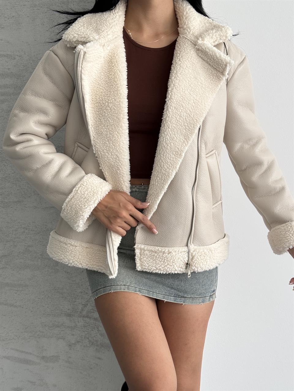 Kruvaze Yaka Taş Deri Ceket