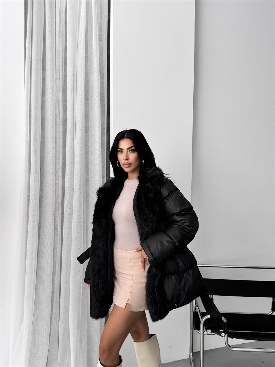 Kürk Detaylı Kemerli Şişme Siyah Mont