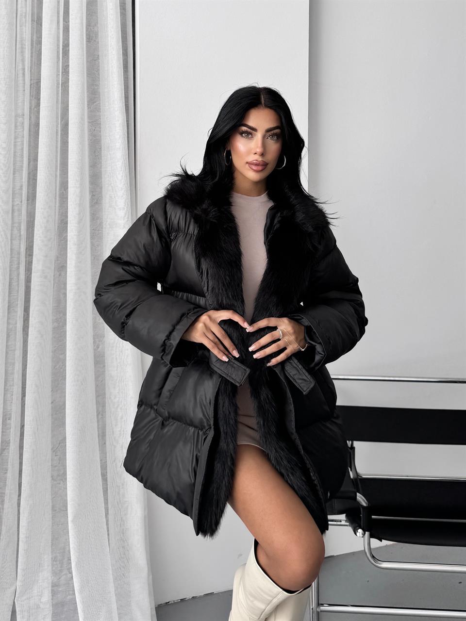 Kürk Detaylı Kemerli Şişme Siyah Mont