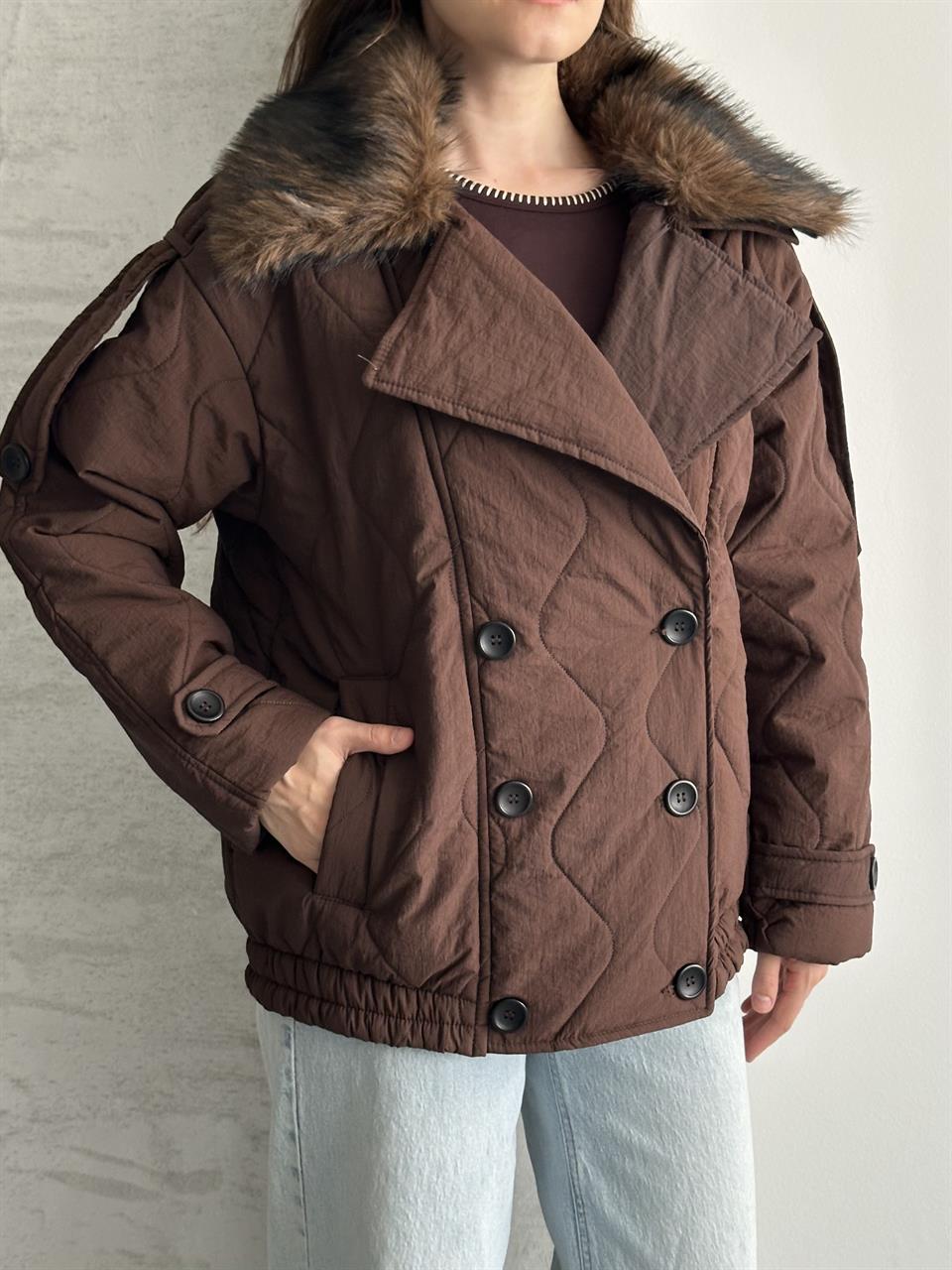 Kürk Yaka Kapitone Kahverengi Mont