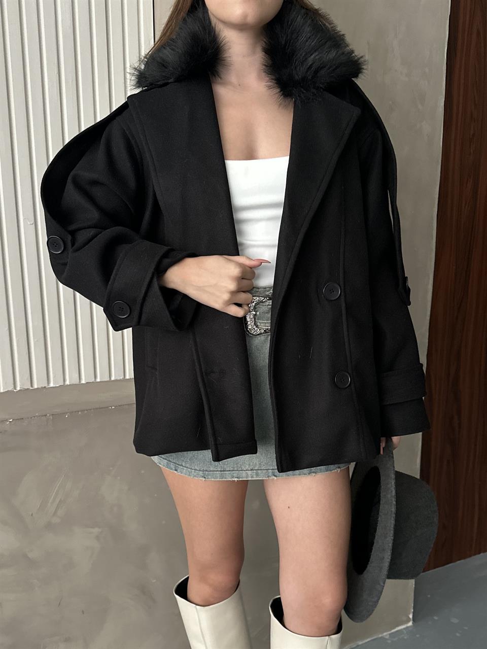 Kürklü Modern Siyah Kaşe Kaban