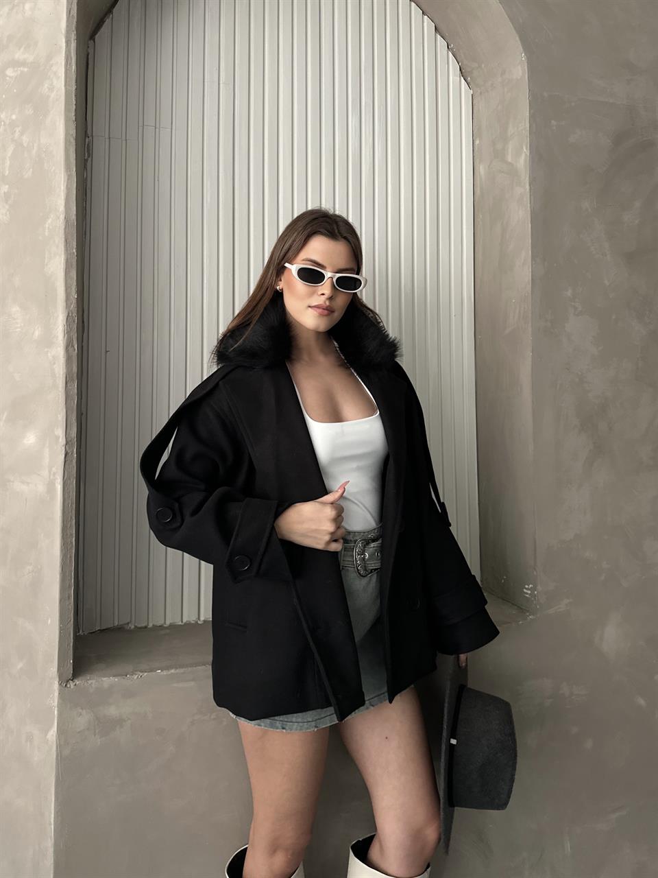 Kürklü Modern Siyah Kaşe Kaban