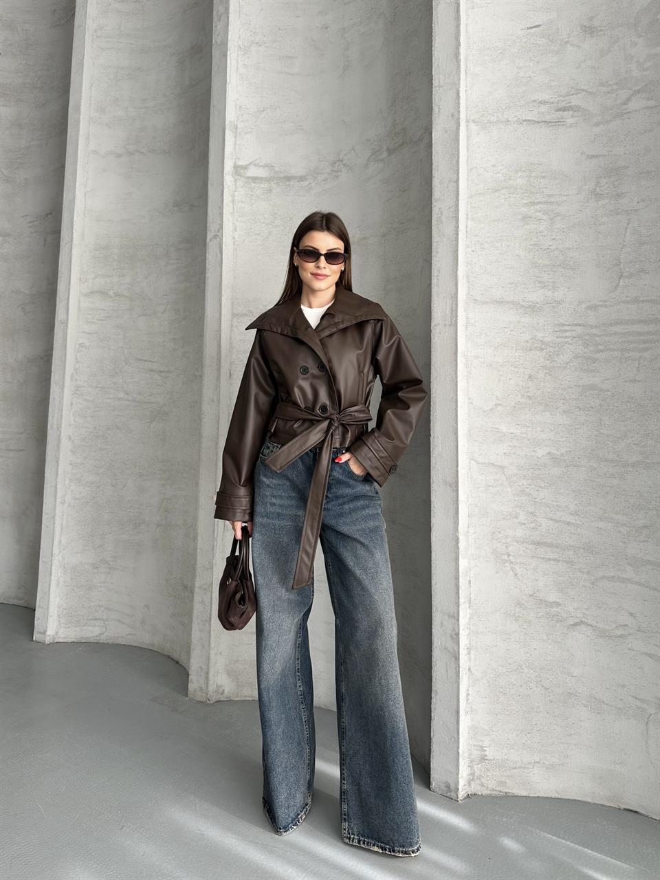 Kuşaklı Kısa Kahverengi Deri Ceket