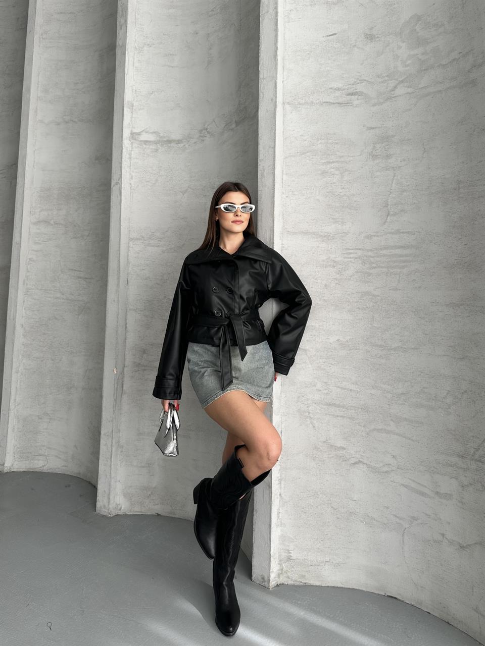 Kuşaklı Kısa Siyah Deri Ceket