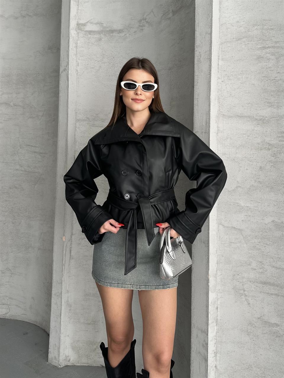Kuşaklı Kısa Siyah Deri Ceket
