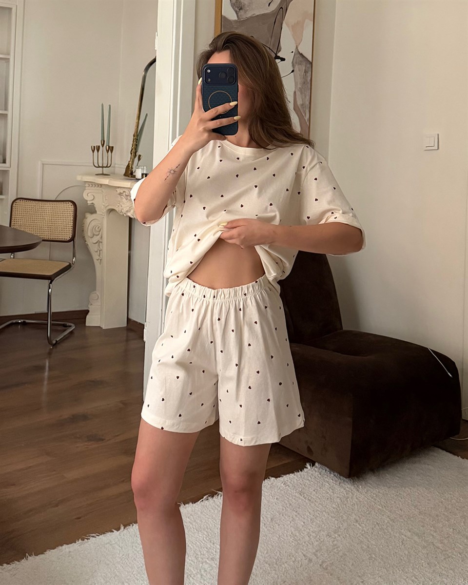 Love Mini Kalp Desenli Şortlu Pijama Takımı