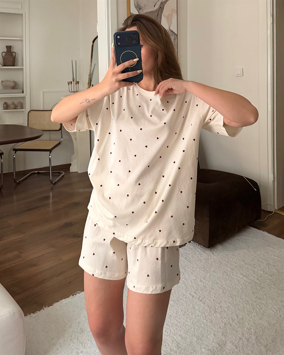 Love Mini Kalp Desenli Şortlu Pijama Takımı